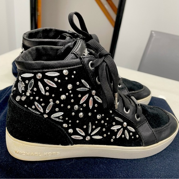 RARE! Michael Kors HighTop Leather/Suede Sneakers w/ Silver Stones. Size 7.5 - Picture 1 of 10